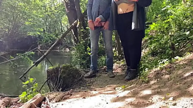 Steamy hand job with experienced older lady