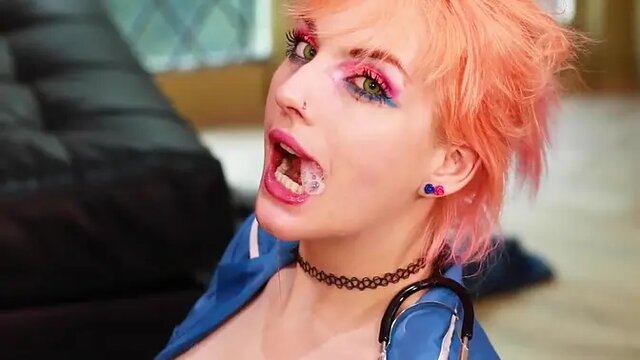 British babe's 18yo student pussy devoured in amateur session