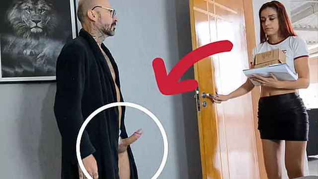 Old man gets creampie from delivery chick with her cock🌭 exposed!