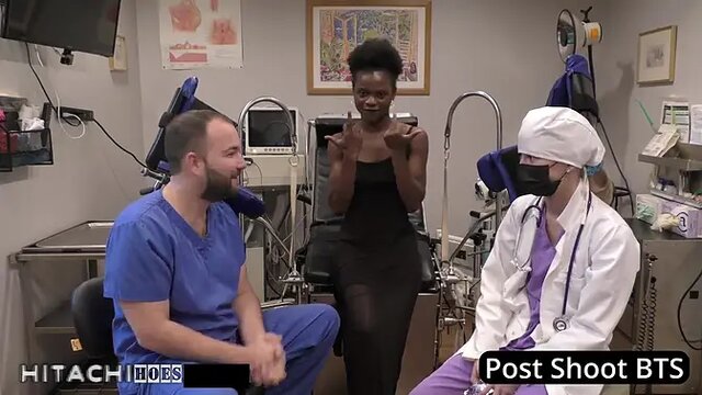 Petite blonde Rina Arem gets off with a magic wand