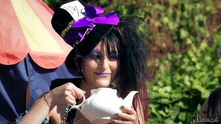 A Liz in Wonderland - The Tea Time