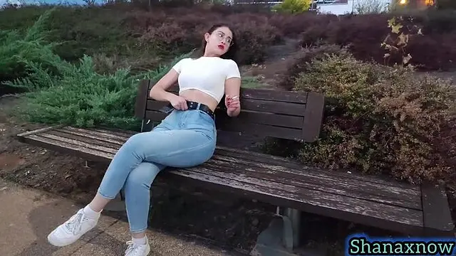 Brunette babe with big booty shows off her round ass in tight jeans